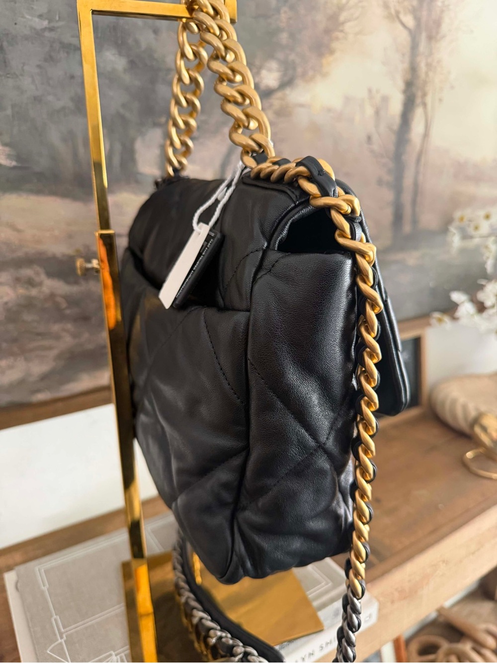 Chanel 19 Medium - Picture 6 of 15